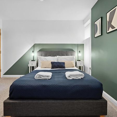 Corinium Lodge - Town Centre Apartment Cirencester Ngoại thất bức ảnh