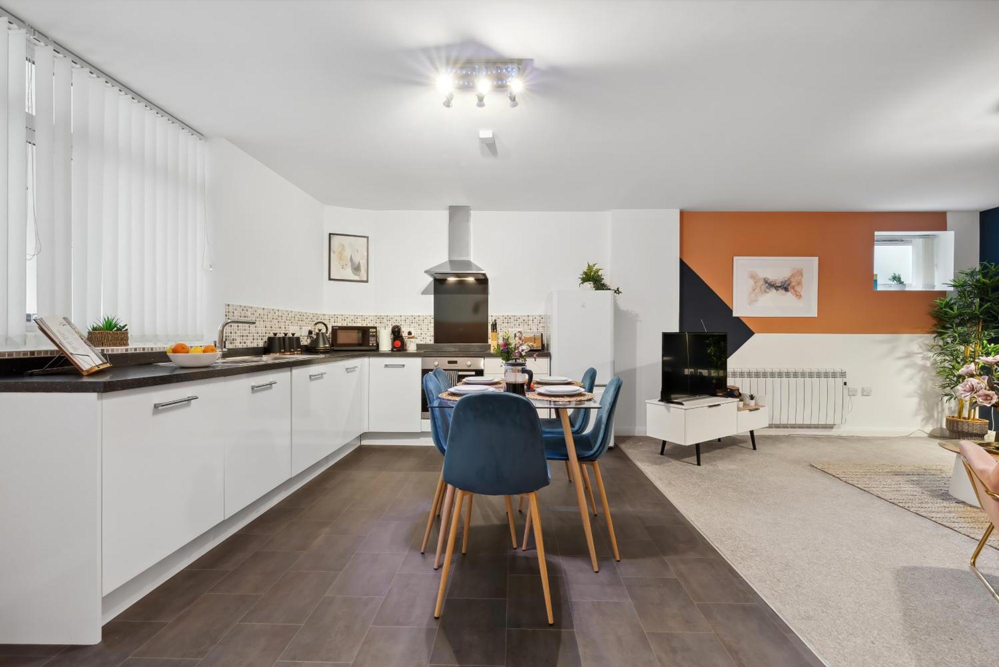 Corinium Lodge - Town Centre Apartment Cirencester Ngoại thất bức ảnh